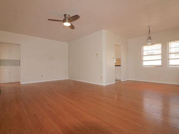 2nd image of 4380-90 Illinois St #4384-1/2