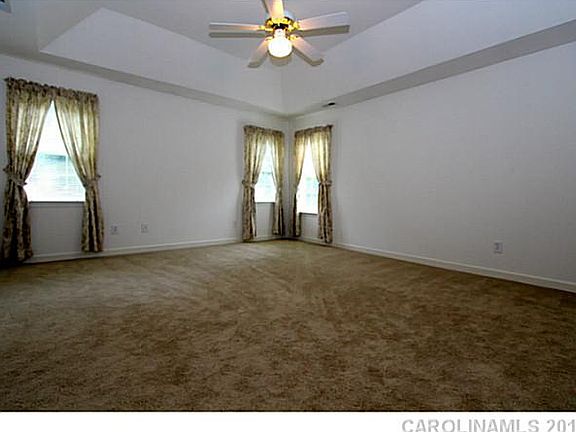 5th image of 101 Oak Village Pkwy
