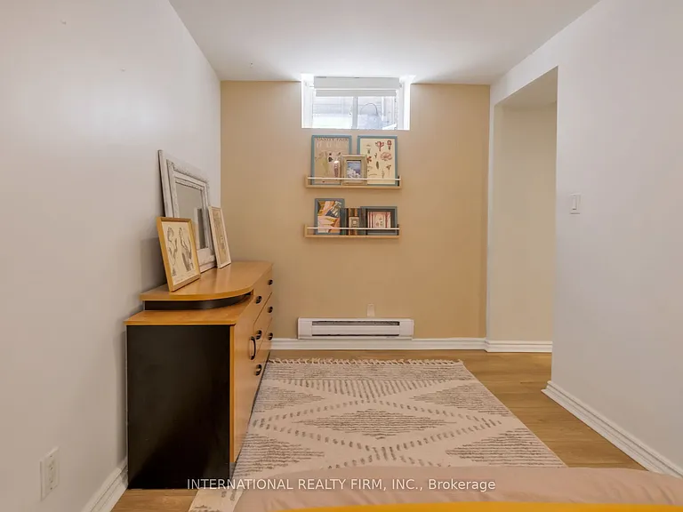 319 Markham St — Photo 11