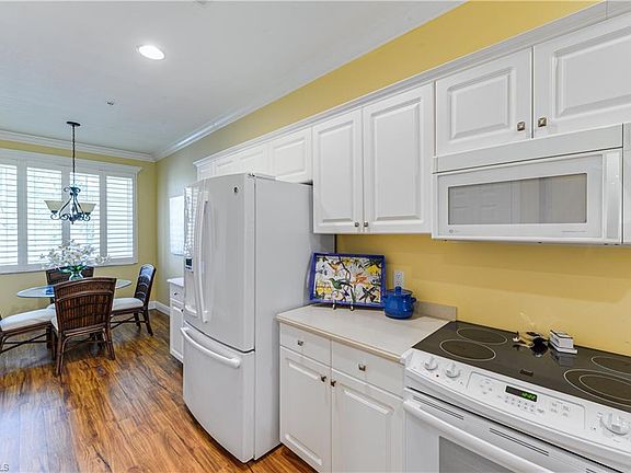 4th image of 4864 Hampshire Ct #9-202