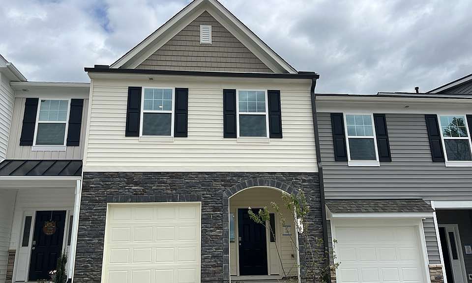 1st image of 16 Amaryllis Ln