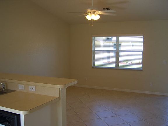 5th image of 188 Rotonda Blvd W APT B