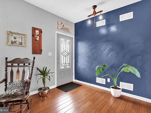 3rd image of 70 Gilbert Rd