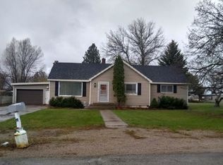 407 W 11th St, McCammon, ID 83250