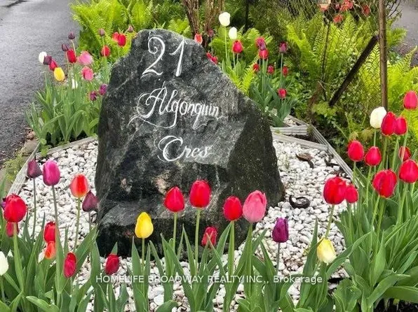 21 Algonquin Cres, Aurora, ON L4G 3E6