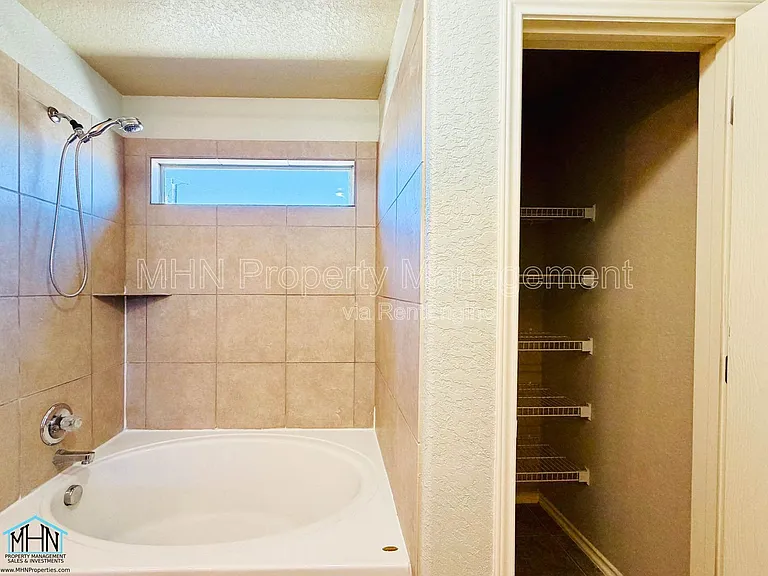 5630 Sendero Spg — Photo 29