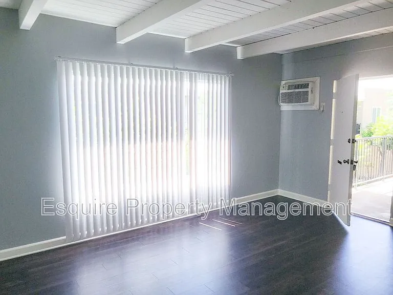 990 Ashland Ave #4 — Photo 3