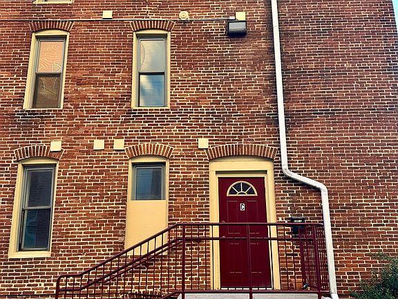4th image of 239 W Philadelphia St APT C