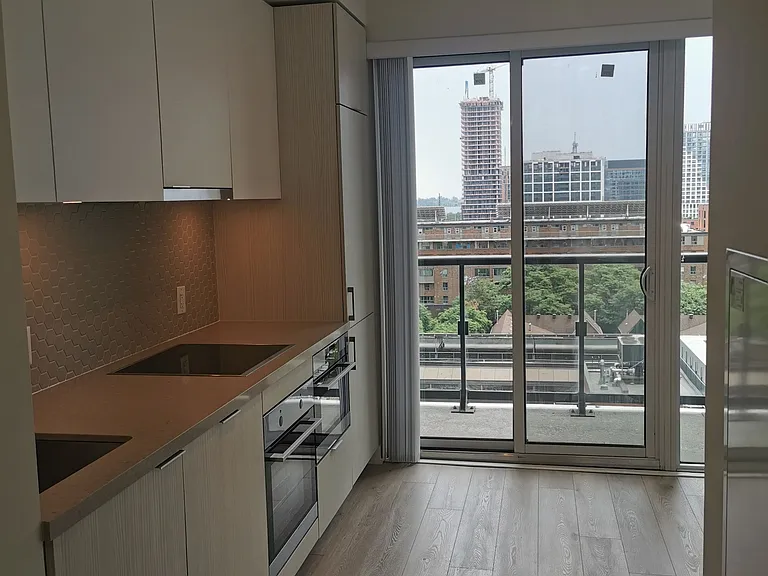 158 Front St E #821 — Photo 12