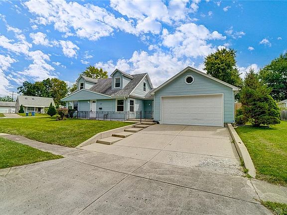2nd image of 2424 Eden Ln