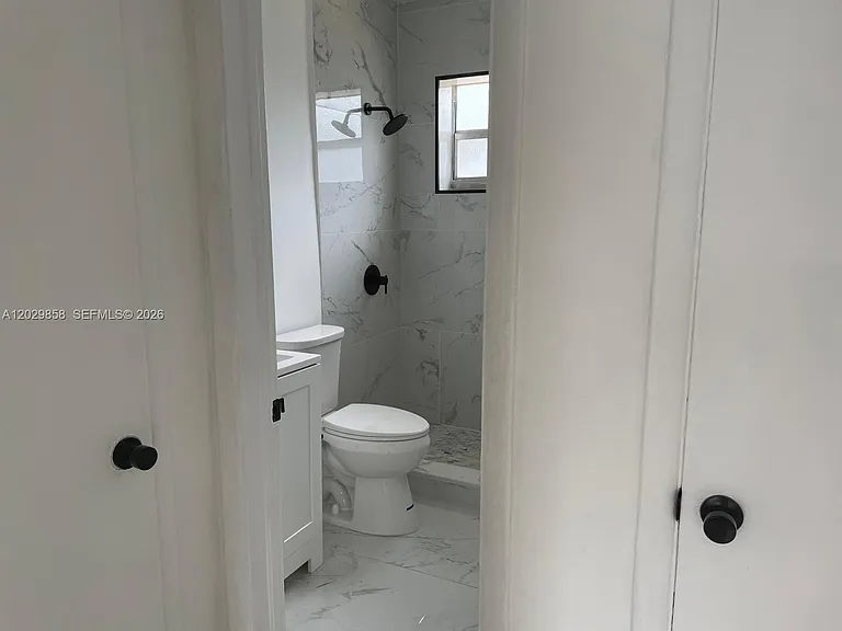 6021 Polk St #4 — Photo 3
