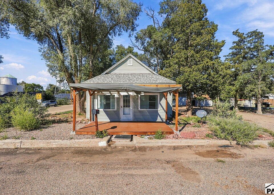 1st image of 201 E Swink Ave