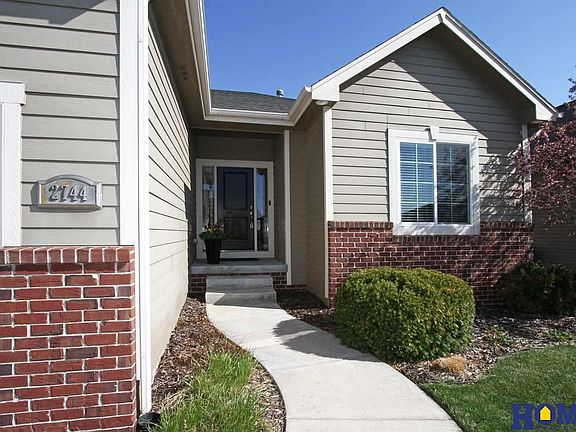 2nd image of 2744 Shadowbrook Dr