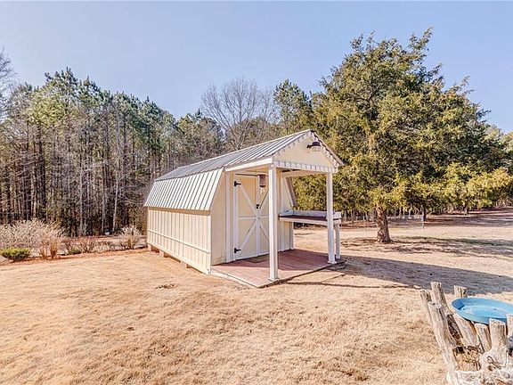 5th image of 887 Big Springs Rd SE