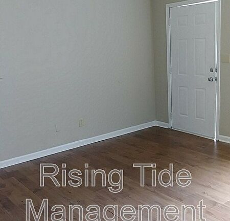 2nd image of 1048 25th Ave N