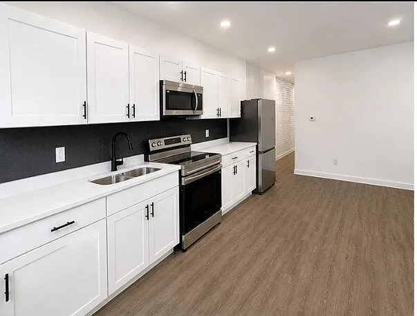 411 Saint Clair Ave #409 — Photo 1