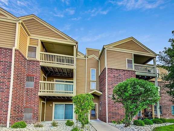 2nd image of 208 Glengarry Dr APT 202