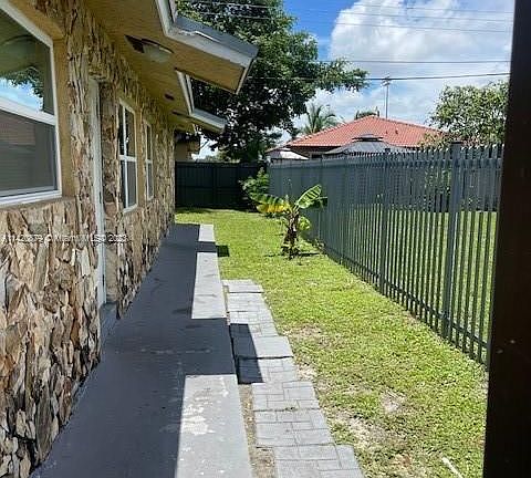 5th image of 2410 NW 14th St #1-2
