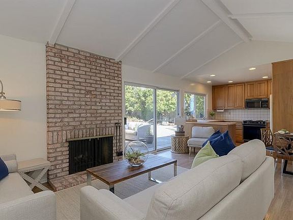 4th image of 973 Erica Dr