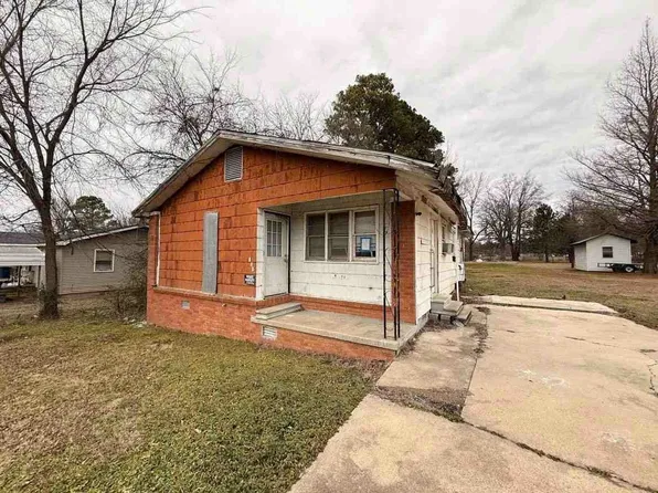 405 E 4th St, Rector, AR 72461