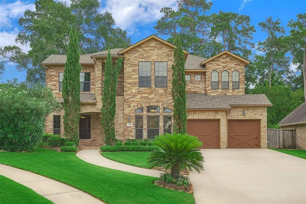 5 bed, 4.5 bath, 3972 sqft, $4,695 — Photo 1