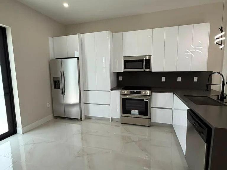 932 Dempsey St — Photo 6