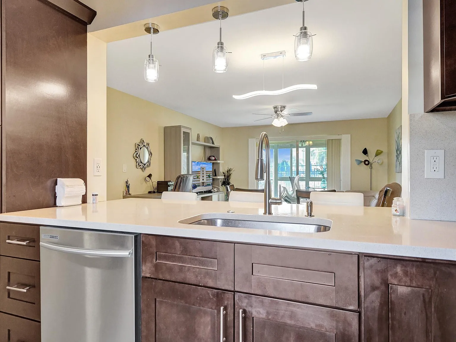 2 bed, 2.0 bath, 1190 sqft, $2,300 — Photo 2