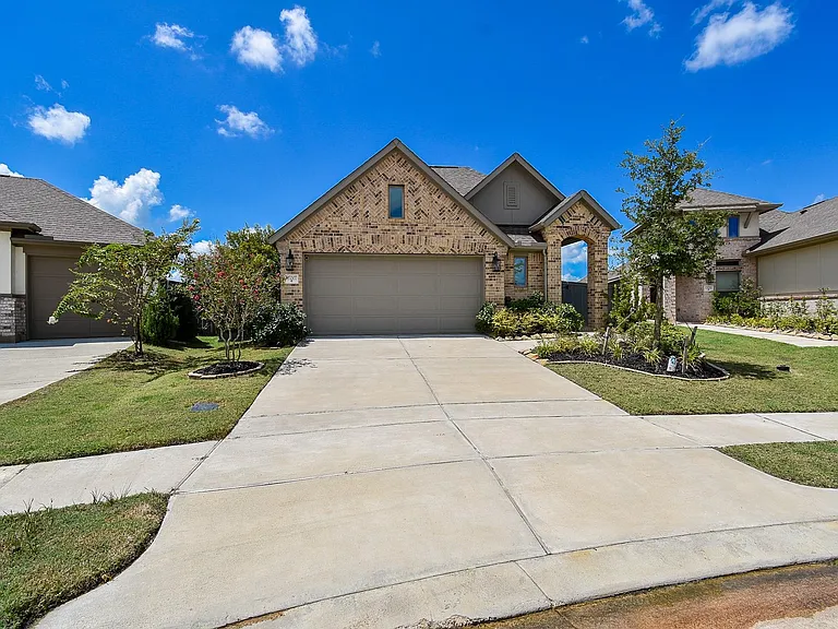 17007 Shine Bright Ct — Photo 1