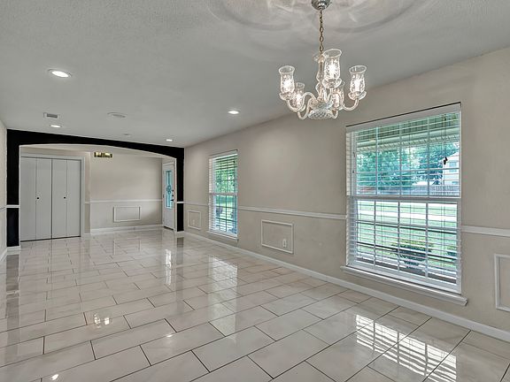 5th image of 4405 Ray White Rd