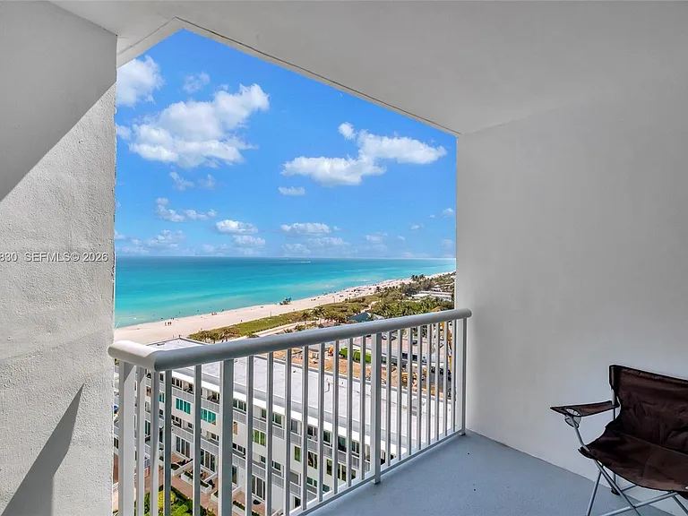 5401 Collins Ave #1126 — Photo 33