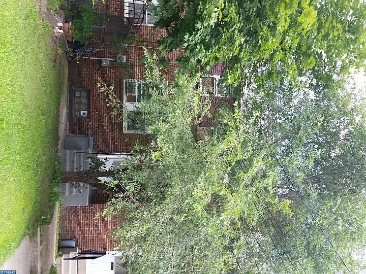 2nd image of 1063 Bergen Ave