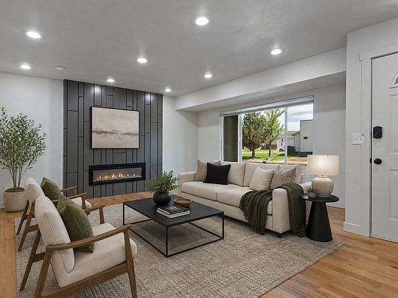 5th image of 1797 E Ski View Dr