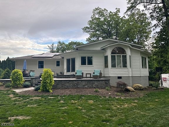 3rd image of 43 Overlook Ct
