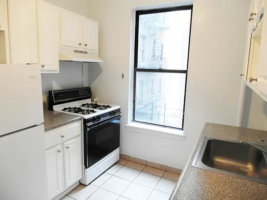 Rented by Citi Habitats | media 9