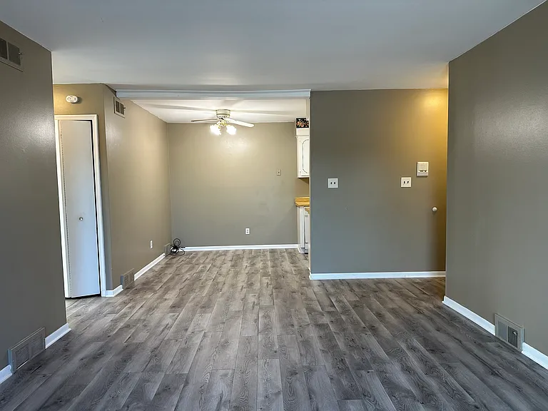 31801 Kelly Rd #32 — Photo 10