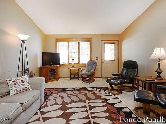 3rd image of 665 Amberwood Dr SW