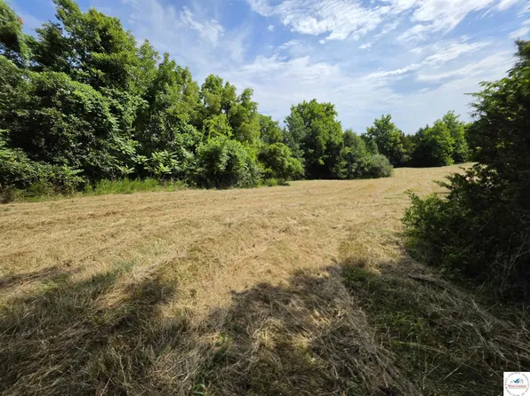 Robin Ln, Warsaw, MO 65355