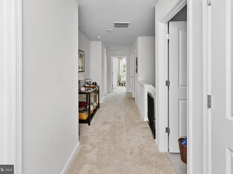 10 Roberta Way — Photo 22