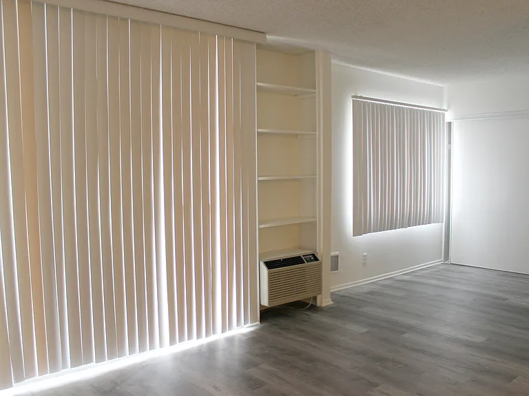 Barry Apartments — Photo 10