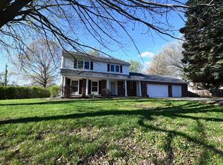 2115 Ashworth Rd, West Des Moines, IA 50265