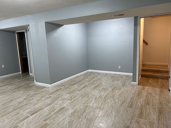 5th image of 5100 W Saint Paul Ave