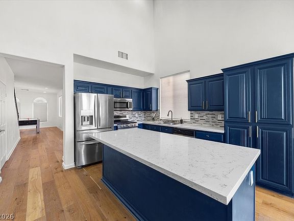 4th image of 792 Valley Rise Dr