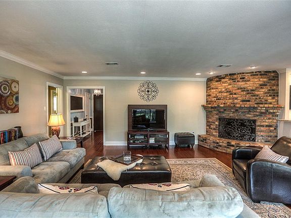 Living Room - view 3