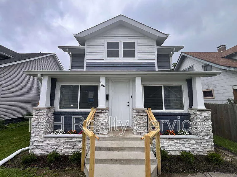 3 bed, 2.5 bath, 1828 sqft, $1,750 — Photo 1
