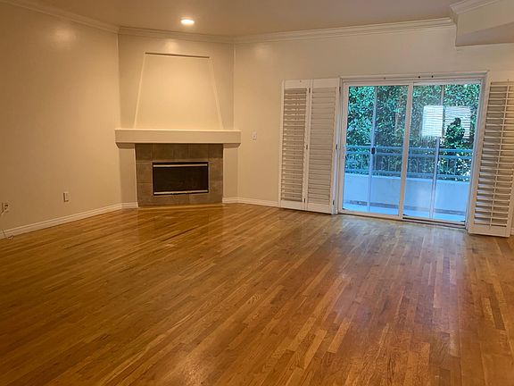 3rd image of 14328 Magnolia Blvd APT 5