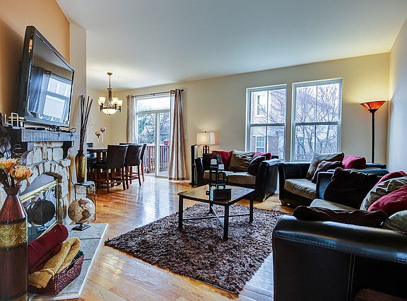 4th image of 85 Tanglewood Dr