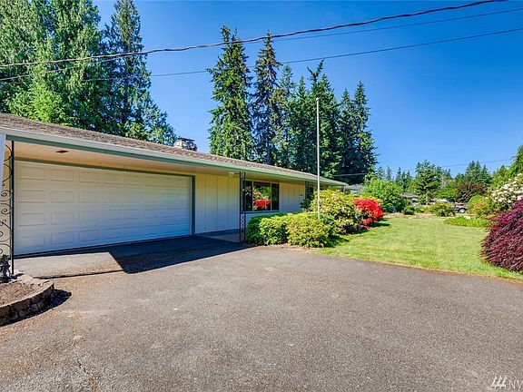 This home is on a quiet street, yet convenient to where ever you may need to go. It's an easy hop, skip and a jump to the freeway, as well as shopping and schools