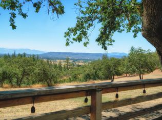 945 Leafwood Dr, Eagle Pt, OR 97524