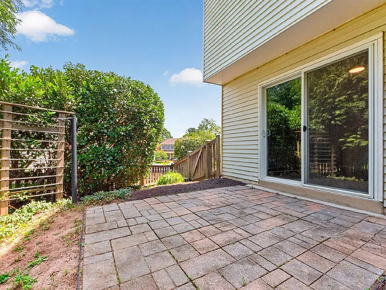 925 Chancellor St SW — Photo 2