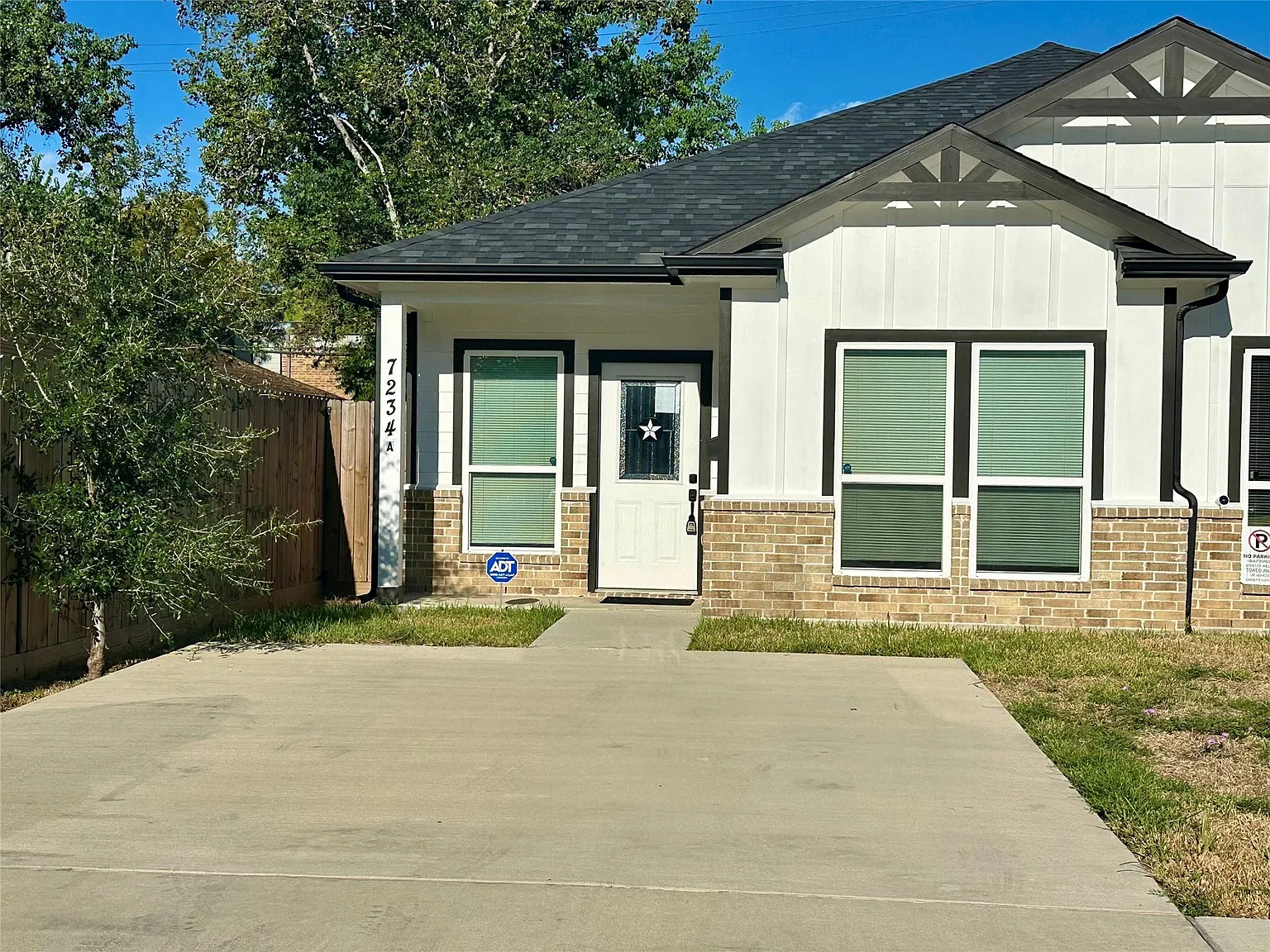 3 bed, 2.0 bath, 2248 sqft, $1,695 — Photo 1